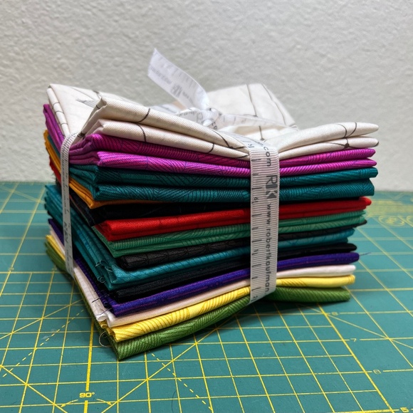 Quilting cotton - graphic designs, rich palette Quantum by Guicy Guice - Picture 1 of 3